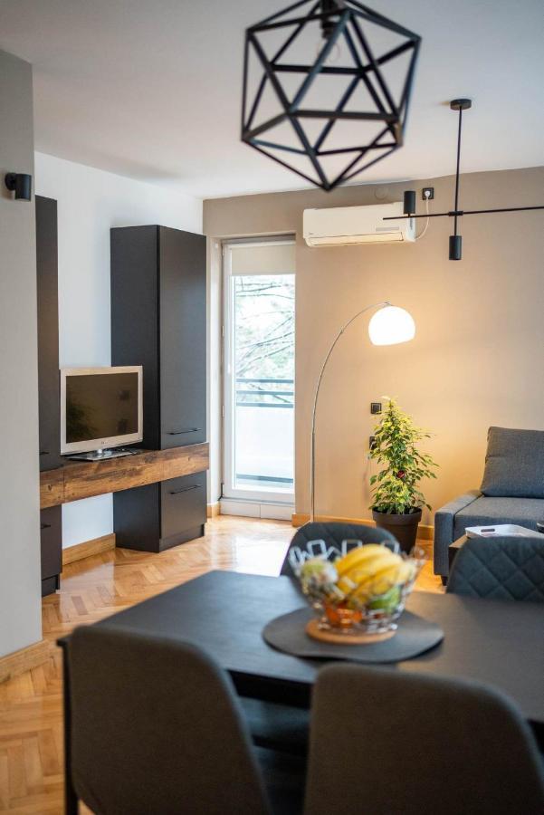 Dora Apartment Бор Екстериор снимка